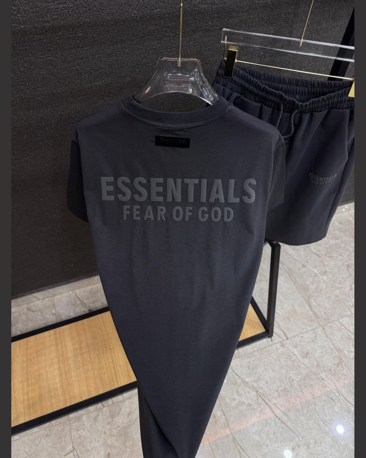 חליפת קיץ מבית המותג Essentials - Fear of God 6