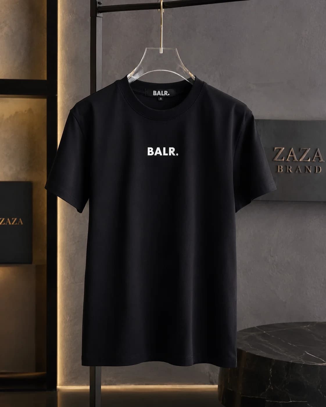 חולצת טי-שירט 'BALR.' קלאסית בעיצוב יוקרתי 4