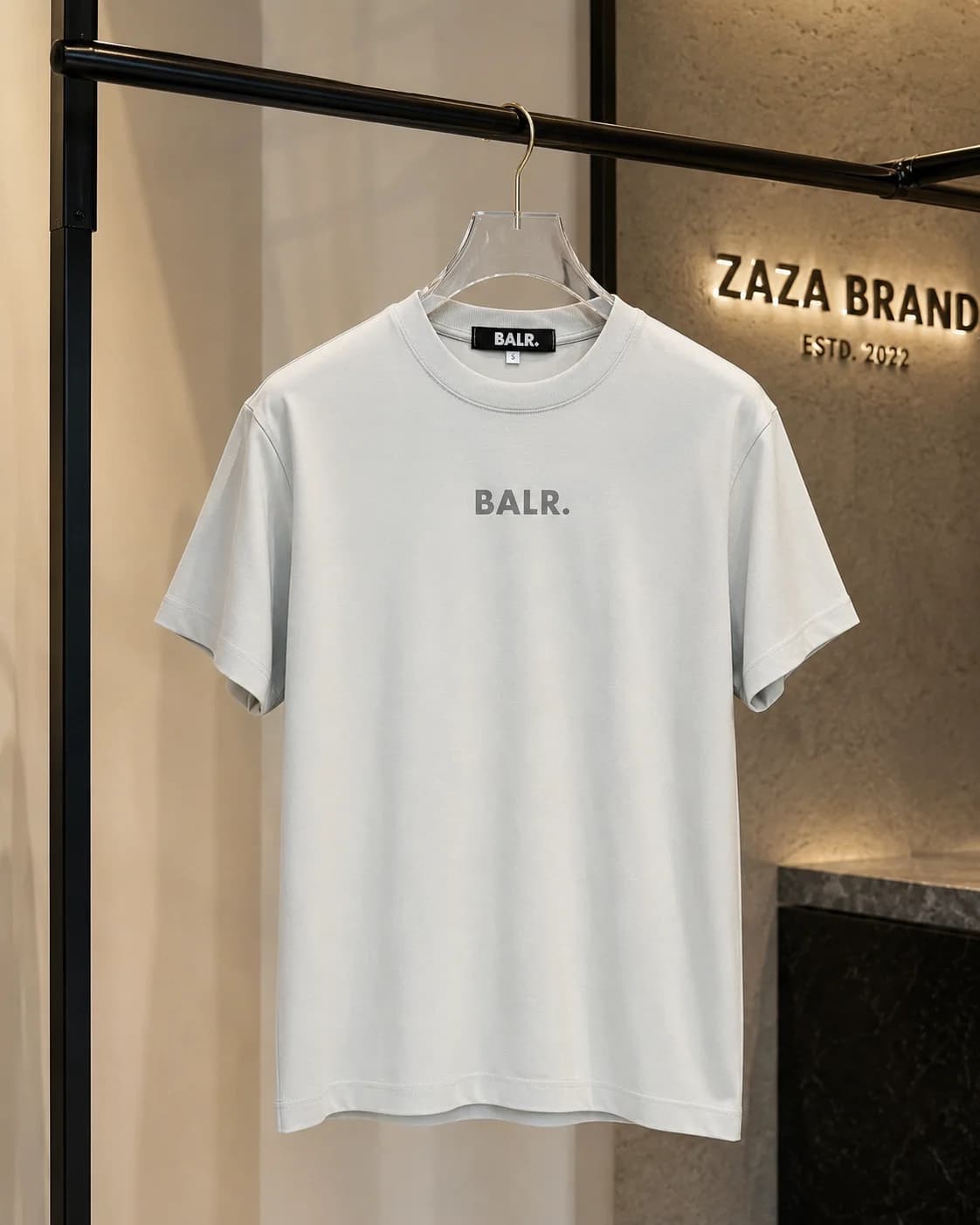 חולצת טי-שירט 'BALR.' קלאסית בעיצוב יוקרתי 6